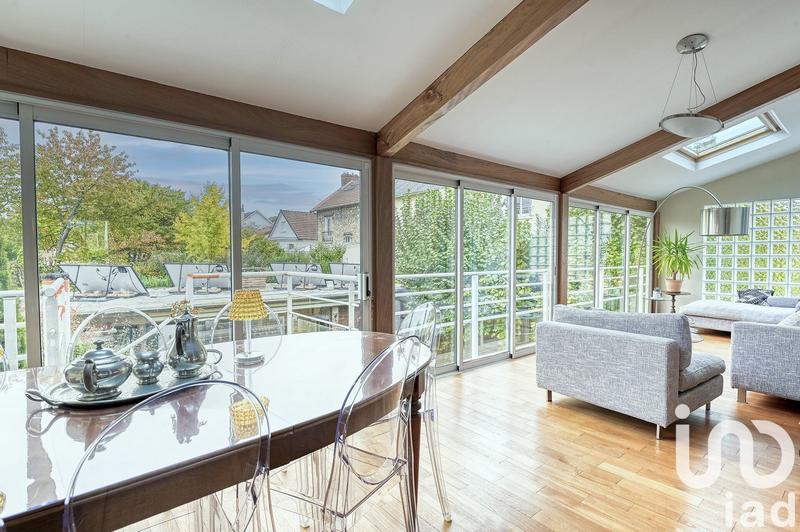 Maison - 218 m² - 9 pièces