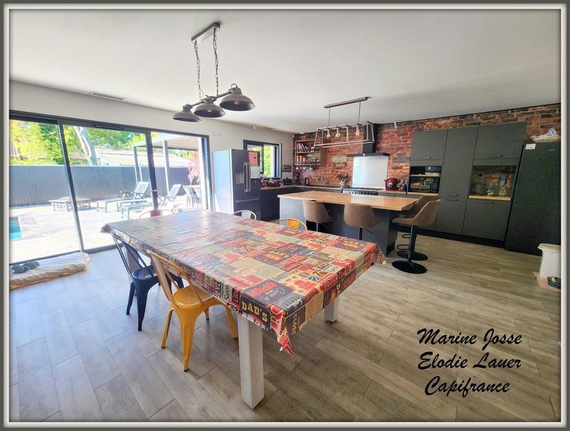 Maison - 185 m² - 8 pièces