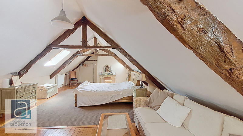 Maison - 224 m² - 7 pièces