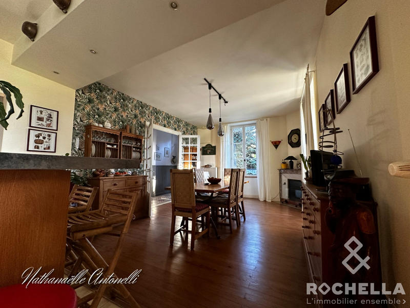 Maison ancienne - 256 m² - 8 pièces