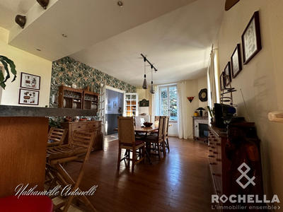 Maison ancienne - 256 m² - 8 pièces