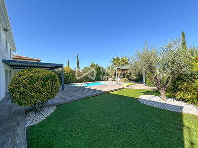 Villa - 197 m² - 7 pièces