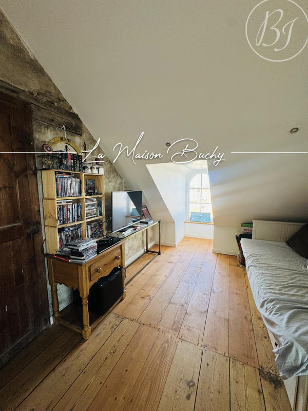 Maison - 295 m² - 11 pièces