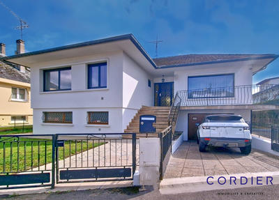 Maison - 172 m² - 8 pièces