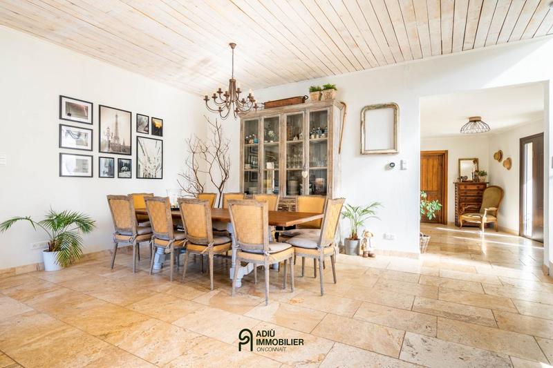 Villa - 205 m² - 6 pièces