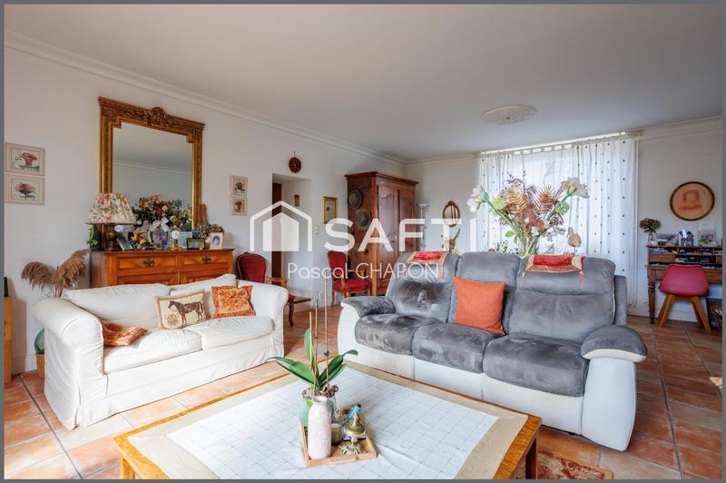 Maison - 228 m² - 7 pièces