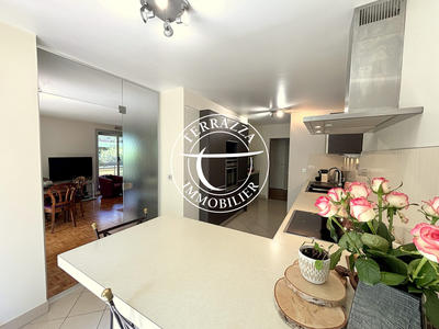 Appartement - 95 m² - 4 pièces