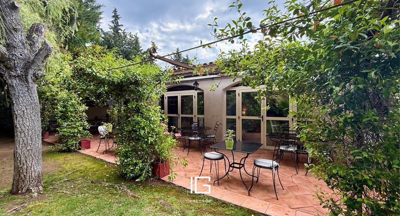 Maison - 276 m² - 5 pièces