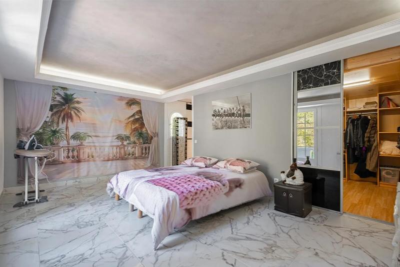 Maison - 157 m² - 7 pièces