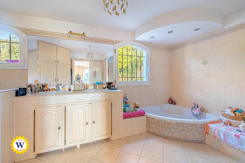 Villa - 350 m² - 8 pièces