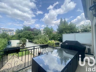 Maison - 207 m² - 5 pièces