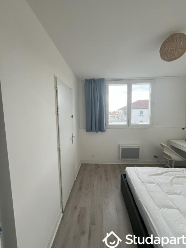 Chambre - 9 m² - 1 pièce