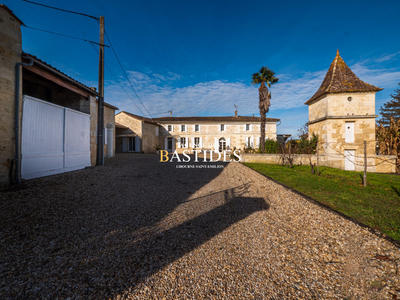 Maison ancienne - 229 m² - 7 pièces