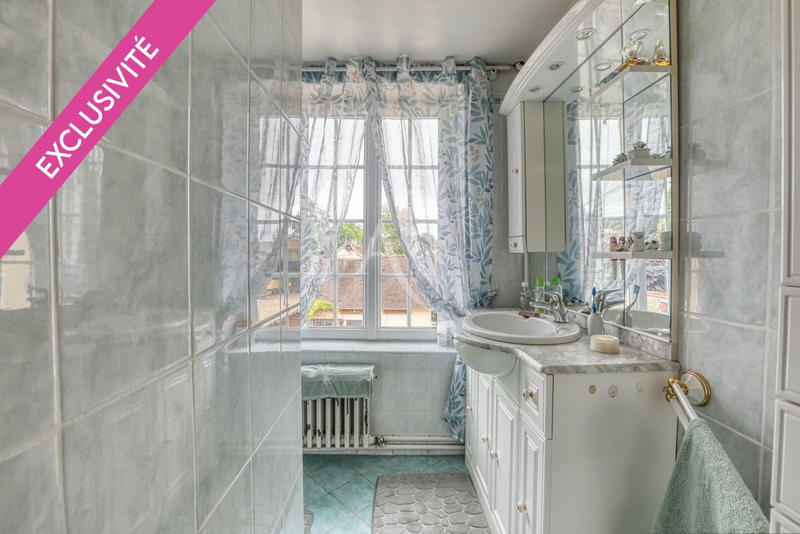 Maison - 202 m² - 6 pièces