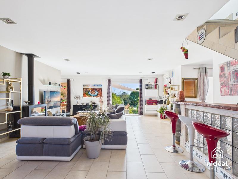 Villa - 150 m² - 4 pièces