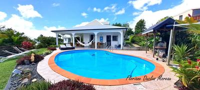 Propriété - 175 m² - 9 pièces