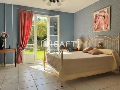 Maison - 240 m² - 7 pièces