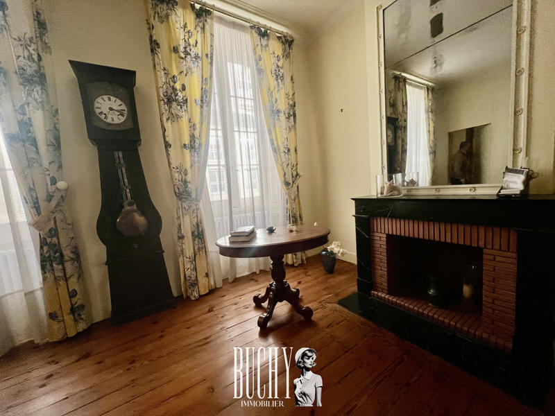 Maison - 326 m² - 12 pièces