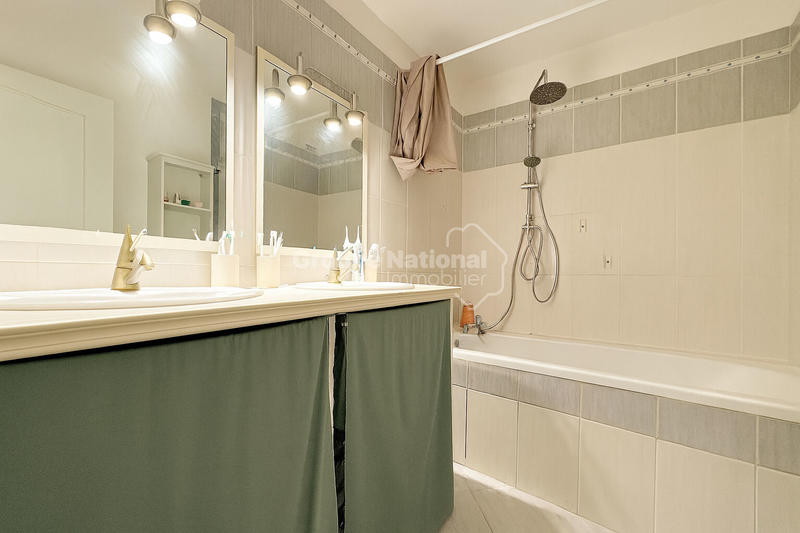 Appartement - 84 m² - 4 pièces