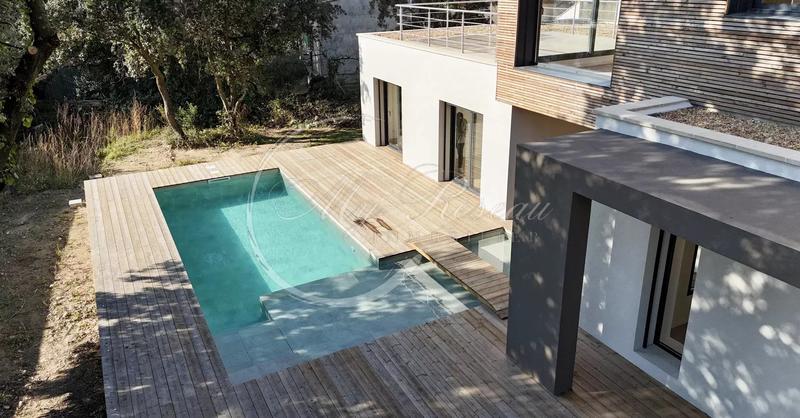 Propriété - 210 m² - 5 pièces