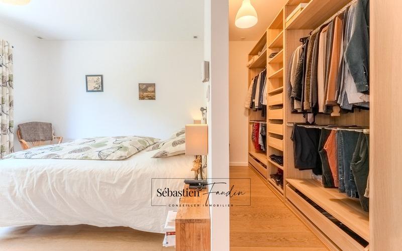 Maison - 320 m² - 11 pièces