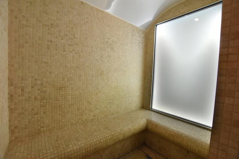 Local commercial - 85 m² - 5 pièces