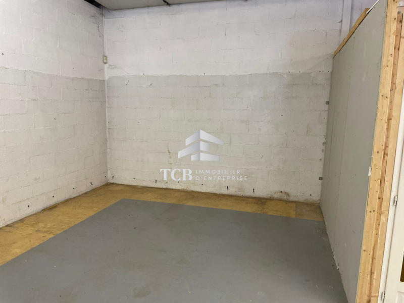 Local d'activités - 261 m²