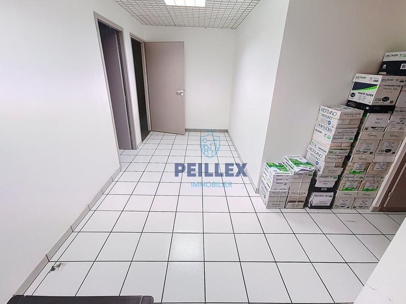 Bureau - 137 m² - 4 pièces