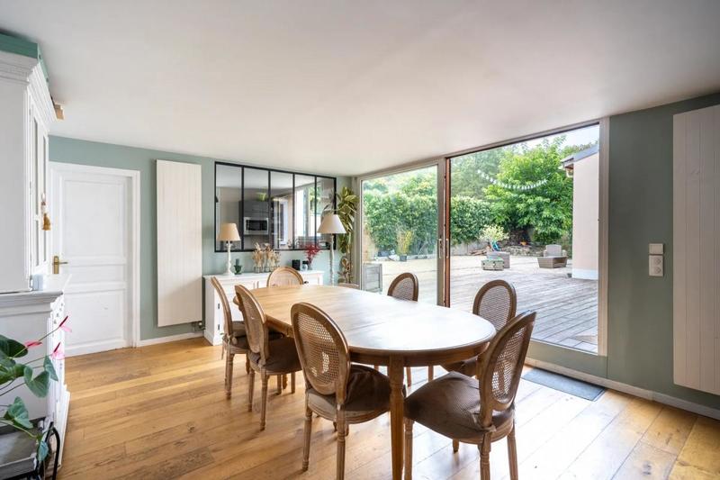 Maison - 260 m² - 12 pièces