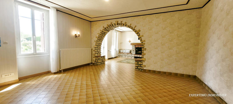 Propriété - 232 m² - 13 pièces