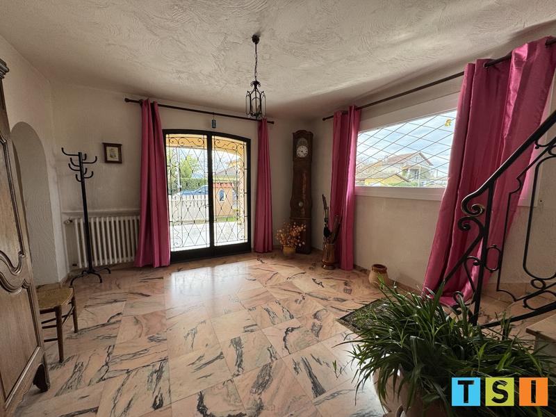 Maison - 217 m² - 7 pièces