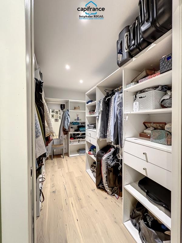 Propriété - 229 m² - 7 pièces