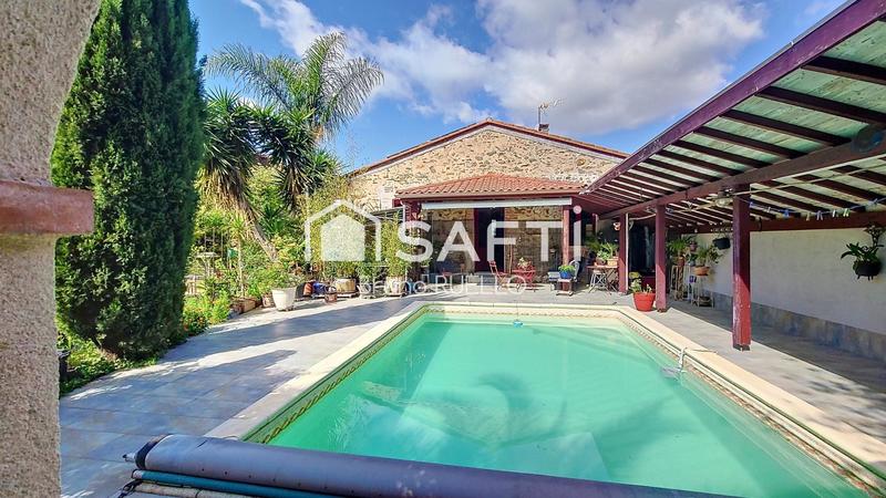 Maison - 270 m² - 9 pièces