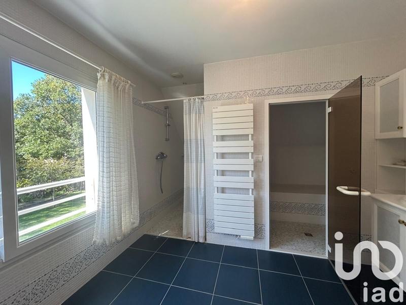 Maison - 244 m² - 8 pièces