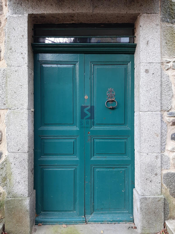 Maison - 369 m² - 12 pièces