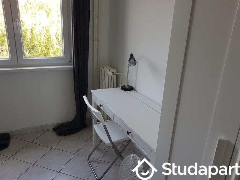 Chambre - 10 m² - 1 pièce