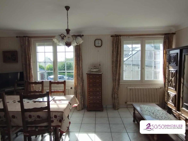 Maison traditionnelle - 104 m² - 6 pièces