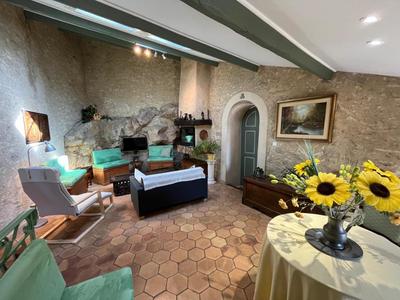 Maison - 285 m² - 10 pièces