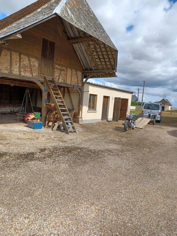 Propriété - 6 400 m² - 5 pièces