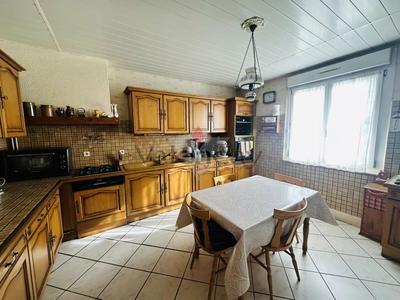 Maison - 143 m² - 7 pièces