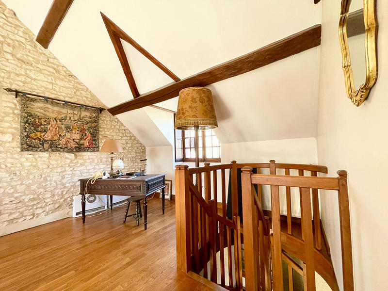 Demeure - 236 m² - 11 pièces