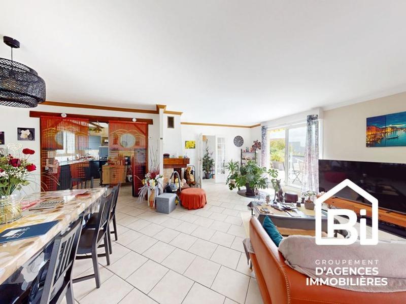 Maison - 97 m² - 5 pièces