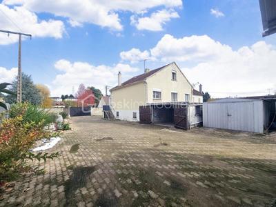 Maison traditionnelle - 80 m² - 5 pièces