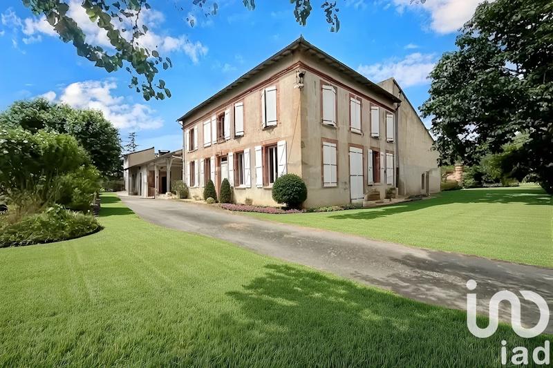 Maison - 280 m² - 10 pièces