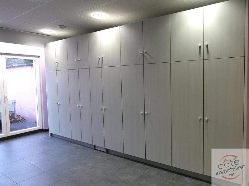 Local d'activités - 561 m²