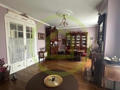 Maison - 183 m² - 7 pièces