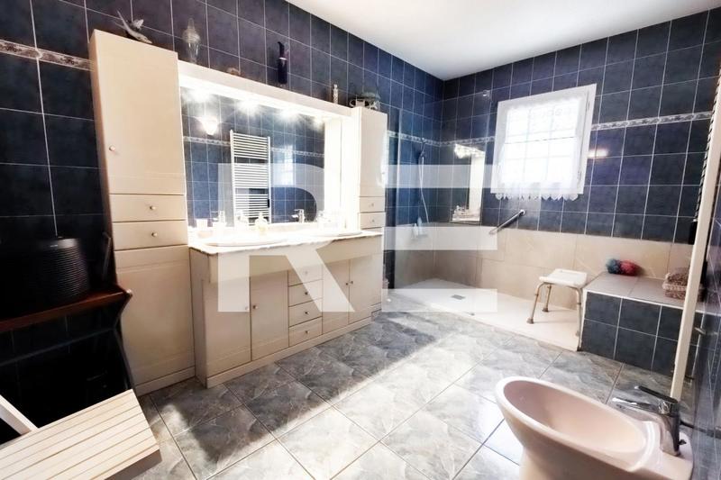 Maison - 150 m² - 7 pièces