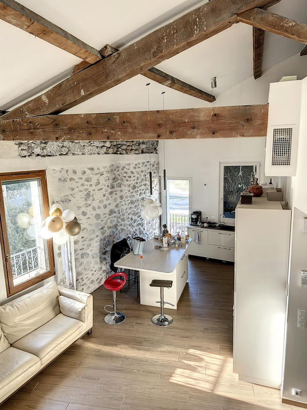 Maison - 230 m² - 8 pièces