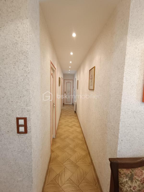 Demeure - 240 m² - 13 pièces