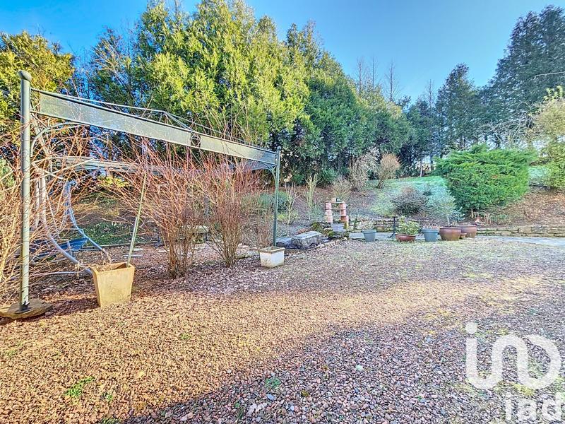 Maison - 240 m² - 8 pièces